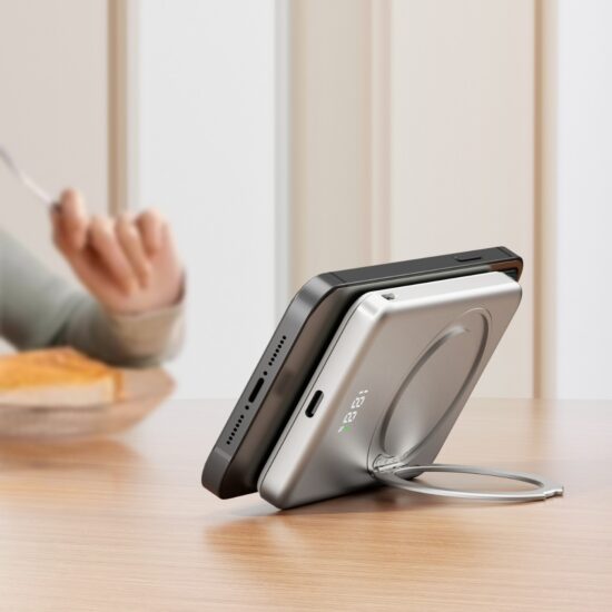 "Slim magnetic wireless 5000mAh power bank with stand and digital display"